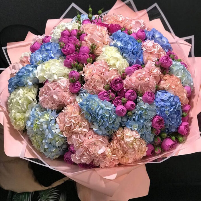 Handrendgia and mini roses bouquet