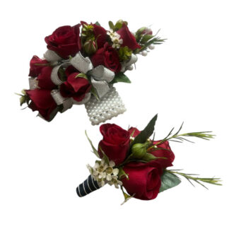 Set corsage and boutonnière